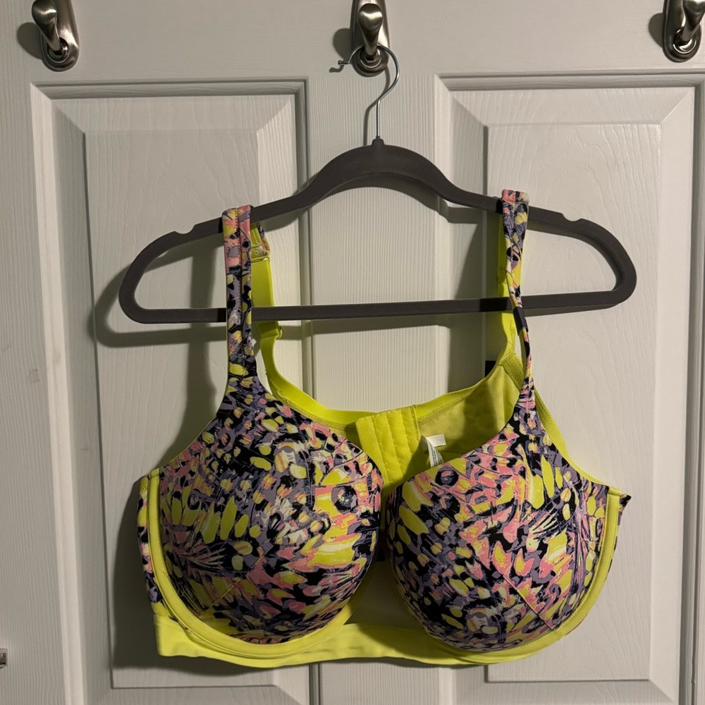 Women’s Bra. Cacique. Micro Boost Balconette. NWT. 46DDD